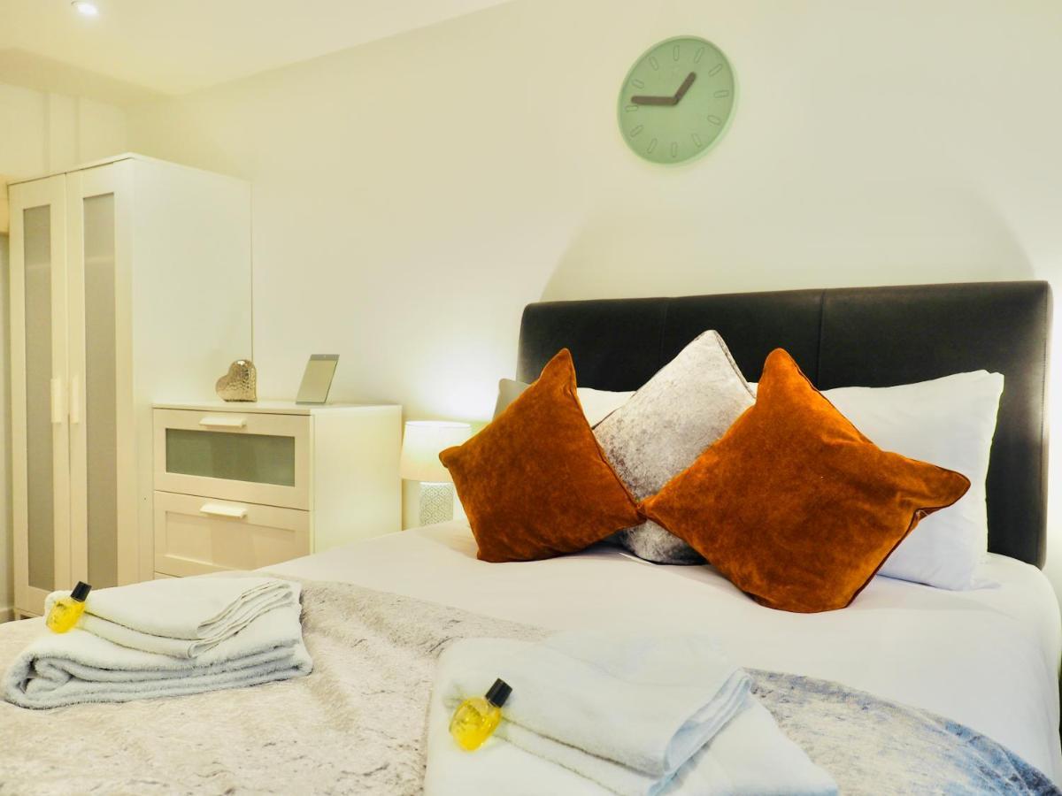 Apartmán Private Parking Stylish Great Location Guildford Exteriér fotografie