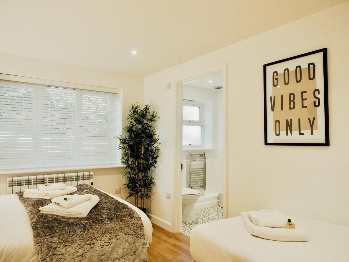 Apartmán Private Parking Stylish Great Location Guildford Exteriér fotografie