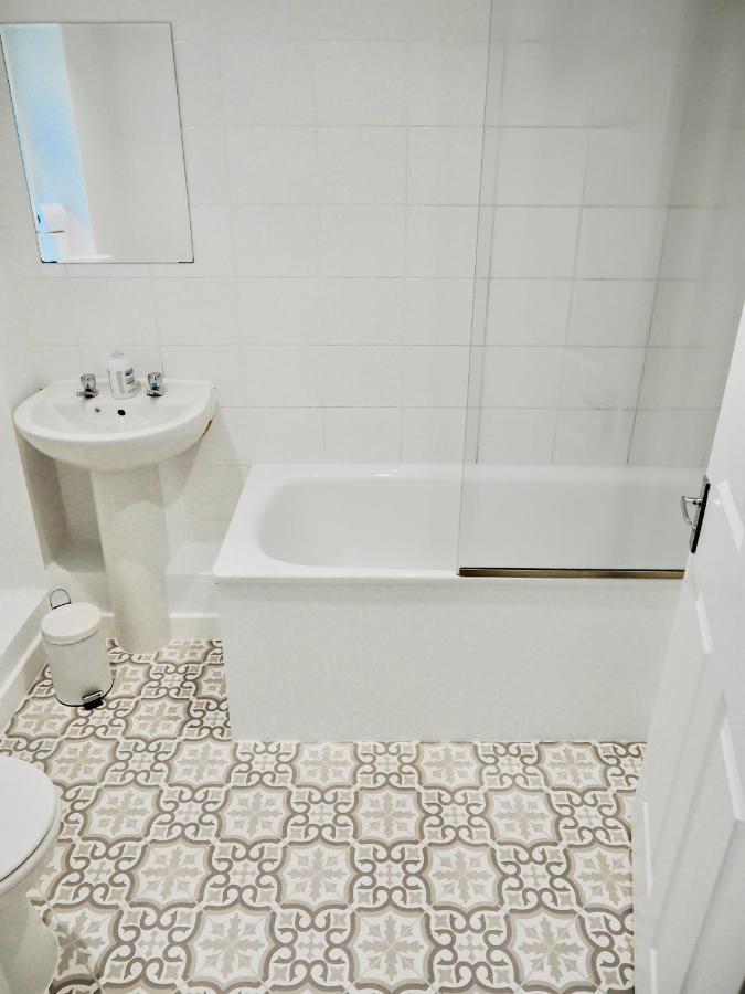 Apartmán Private Parking Stylish Great Location Guildford Exteriér fotografie