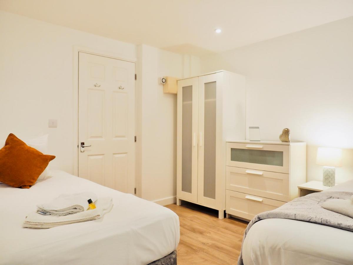 Apartmán Private Parking Stylish Great Location Guildford Exteriér fotografie
